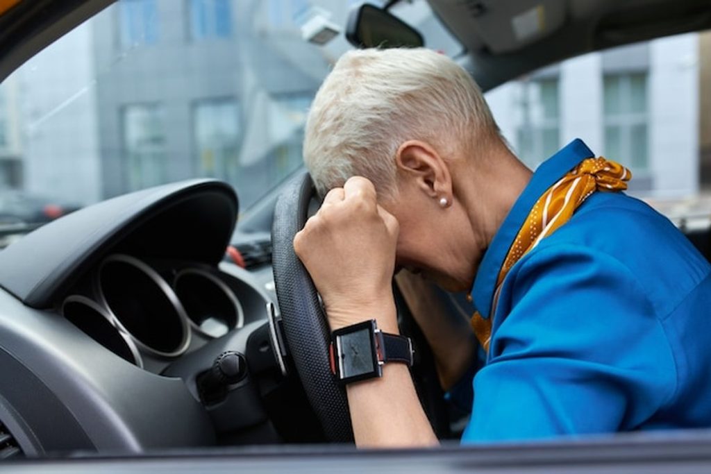 conduire avec une fracture de fatigue