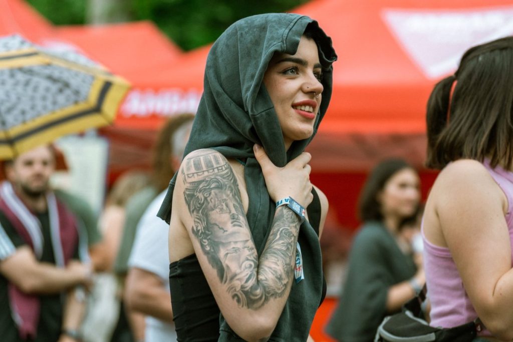 piercing hood